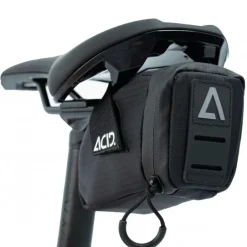 Zadeltassen < ACID PRO 0.6 Saddle Bag - black