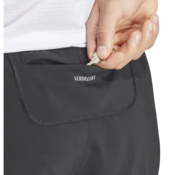 Broeken & Rokken < adidas Own the Run Korte Broek 7" Heren - zwart IY0704