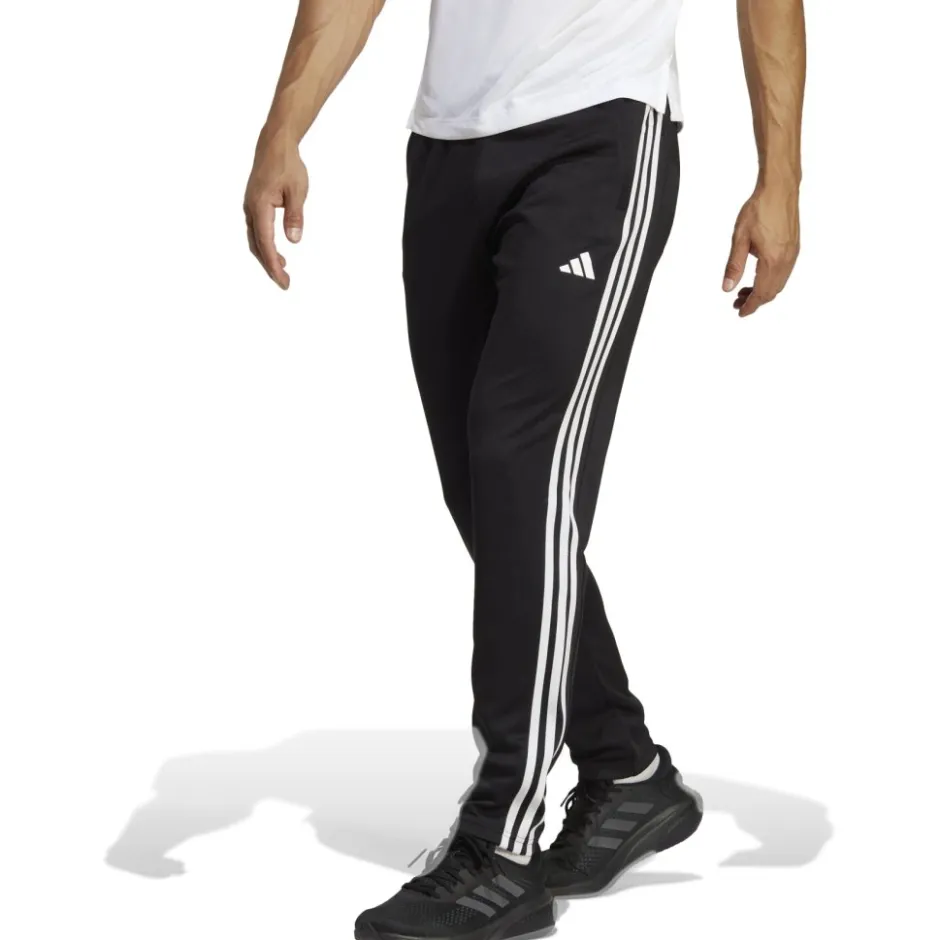 Broeken & Rokken < adidas Train Eential Joggingbroek Heren - zwart/wit IB8168