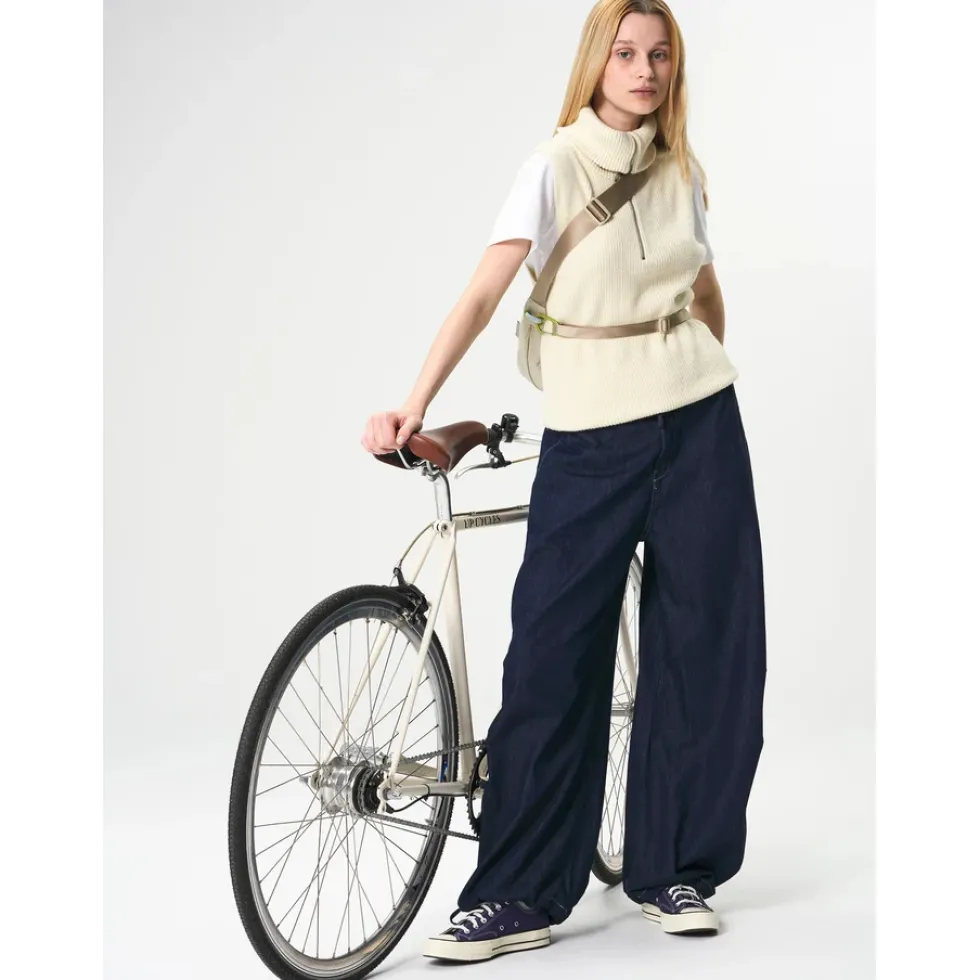 AEVOR Sling Schoudertas 7.5L - Off-White