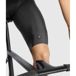 Bib Shorts|Wielrenbroeken < ASSOS IE GT 11 Fiethort et Brete Heren - ang - back erie