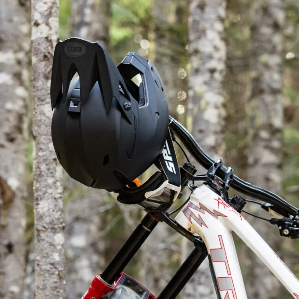 Bell Full-10 MIPS Solid Helm - solid black