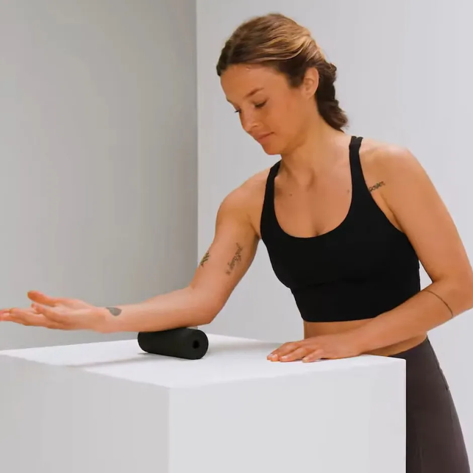 Spierstimulatie & Massage < BLACKROLL MINI Fascia-Rol - zwart/grijs