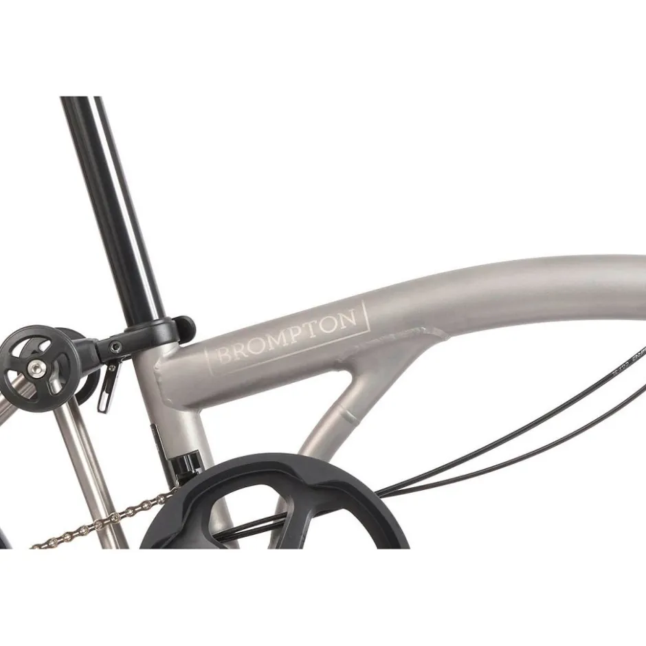 Vouwfietsen < Brompton T Line - 12-Speed - Mid Bar - Standard Seatpost - 16" Vouwfiets - 2026 - Blasted Ti