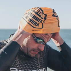 Badmutsen < Buddyswim Siliconen Badmuts - CAUTION SWIMMER AT WORK - blauw