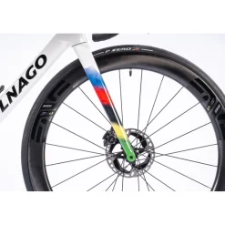 Aero Racefietsen < Colnago V5Rs DuraAce Di2 12 Enve SES4.5 - Carbon Racefiets - 2025 - VRWC