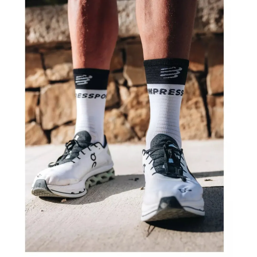 Compressport Mid Compressiesokken v2.0 - wit/zwart