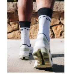 Compressport Mid Compressiesokken v2.0 - wit/zwart