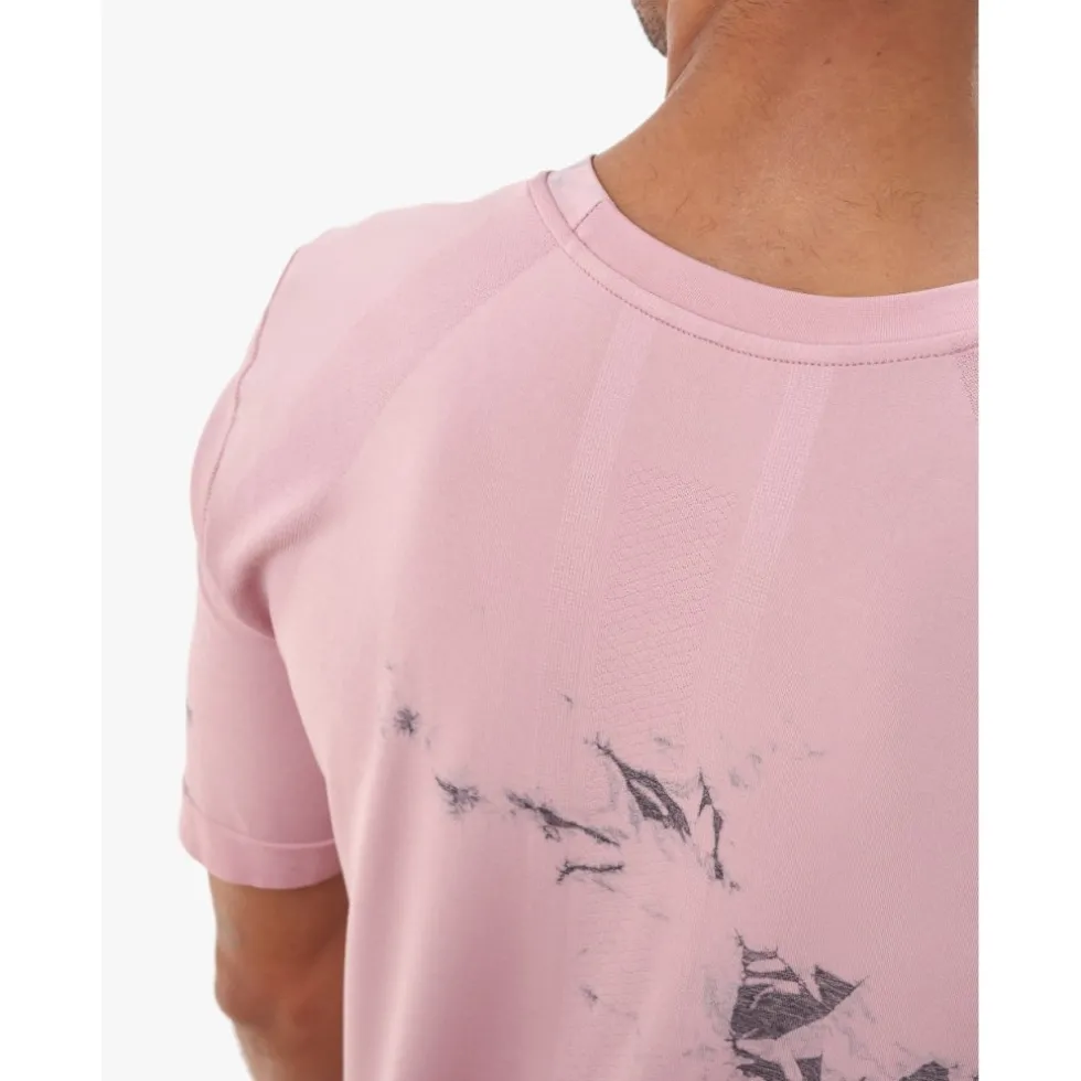 Compressport Performance Running T-Shirt Heren - Eat My Dust! - zephyr tie dye