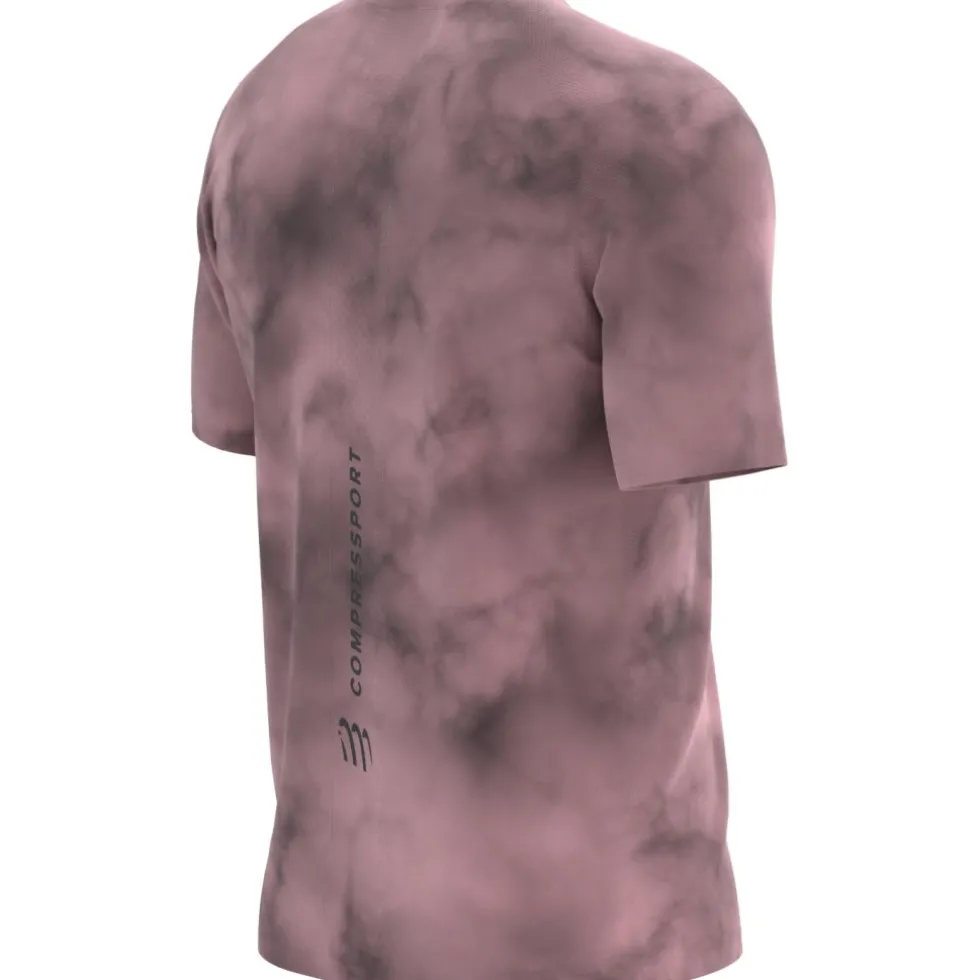Compressport Performance Running T-Shirt Heren - Eat My Dust! - zephyr tie dye
