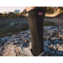 Sokken < Compressport Pro Racing Compressiesokken v4.0 Trail - zwart