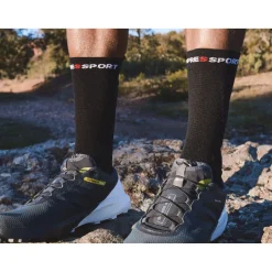 Sokken < Compressport Pro Racing Compressiesokken v4.0 Trail - zwart