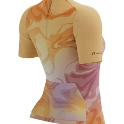 T-Shirts & Tops < Compressport Tri Postura Aero Shirt met Korte Mouwen Dames - buff orange print