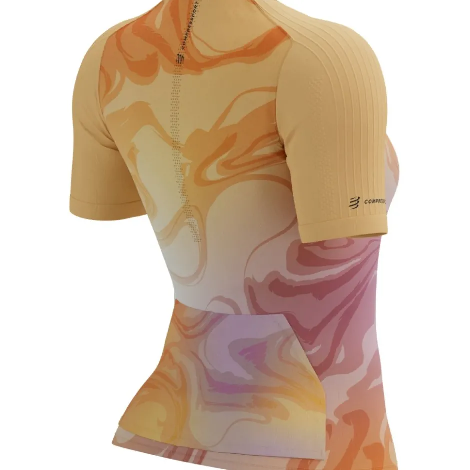 T-Shirts & Tops < Compressport Tri Postura Aero Shirt met Korte Mouwen Dames - buff orange print