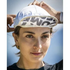 Mutsen En Doeken|Mutsen < Compressport Ice Cap Sun Shade - white