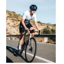 Fietssokken < Compressport Pro Racing Compressiesokken v4.0 Ultralight Bike - wit/zwart