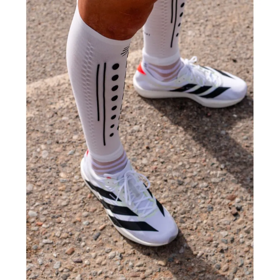 Compressport R2 Aero 2.0 Kuitcompressoren - wit/zwart
