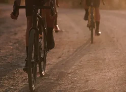 E-Bike Banden|Banden < Continental Terra Trail Vouwband - Gravel | ShieldWall - 35-622 | zwart/crème