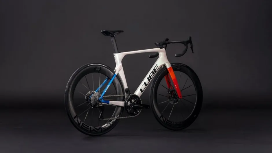 Aero Racefietsen < CUBE LITENING AERO C:68X SLT - Carbon Racefiets - 2026 - teamline