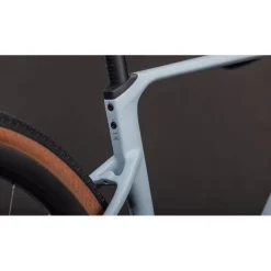 Gravelbikes Bikepacking < CUBE NUROAD C:62 Pro - Carbon Grave Bike - 2026 - vucan / prism
