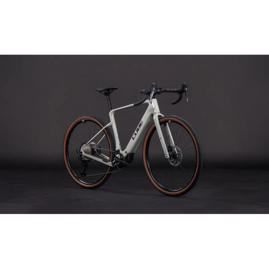 Elektrische Gravelbikes|Elektrische Fietsen < CUBE NUROAD HYBRID C:62 Race 400X - Carbon Grave E-Bike - 2026 - reedbeige / back
