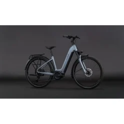 Elektrische Fietsen < CUBE TOURING HYBRID Pro 800 - Easy Entry - Trekking E-Bike - 2026 - pearlgrey / grey