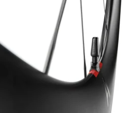 Wielen En Wielsets < DT Swiss ARC 1100 DICUT 85 Voorwiel - 28" | Carbon | Clincher | Centerlock - 12x100mm