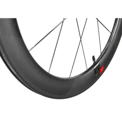 DT Swiss ARC 1100 DICUT 62 Voorwiel - 28" | Carbon | Clincher - QR 100 - zwart