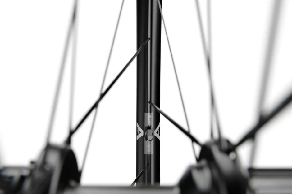 Wielen En Wielsets < DT Swiss ARC 1400 DICUT 55 Wielset - 28" | Carbon | Clincher | Centerlock - 12x100mm | 12x142mm