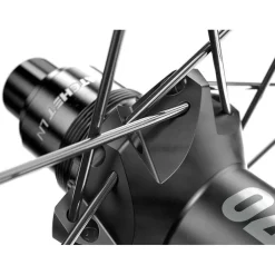 Wielen En Wielsets < DT Swiss E 1900 SPLINE Achterwiel - 29" | 30mm | Clincher | Centerlock - 12x148mm Boost - zwart