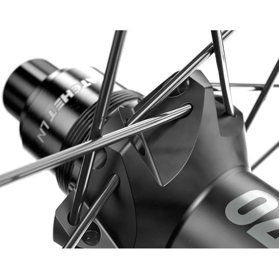 Wielen En Wielsets < DT Swiss E 1900 SPLINE Achterwiel - 29" | 30mm | Clincher | Centerlock - 12x148mm Boost - zwart