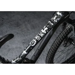 DYEDBRO Beschermfolie voor het Frame - Pray for Straya - white matte