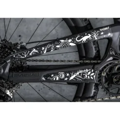 DYEDBRO Beschermfolie voor het Frame - Pray for Straya - white matte