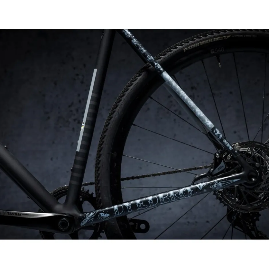 Stickers < Dyedbro Old School Tattoo Gravel Beschermfolie voor het Frame - white matte