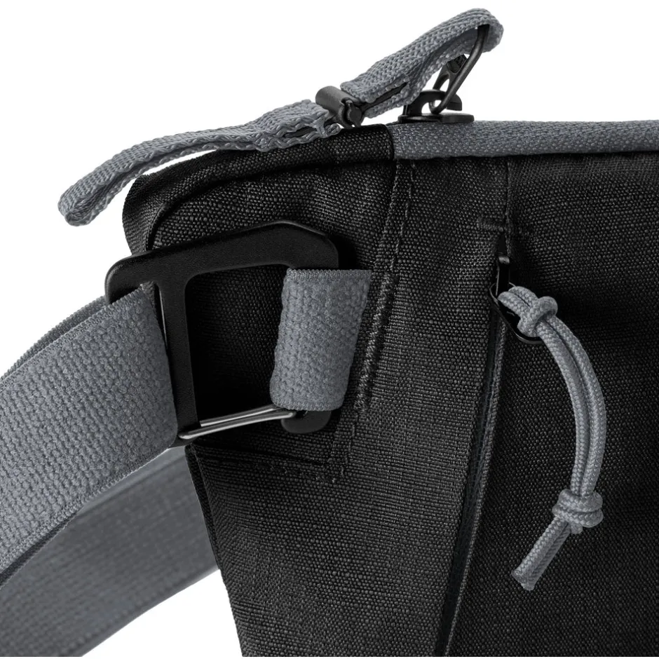 Heuptassen & Drinkgordels < Eagle Creek Stash RFID Heuptas - zwart