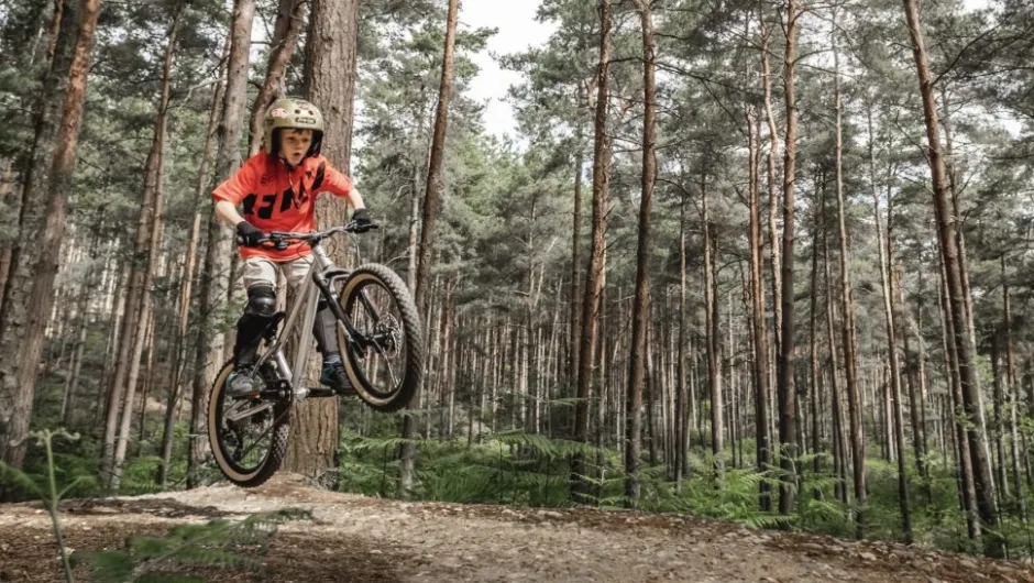 Kindermountainbikes < Early Rider Hellion 20 - 20" Kinder Mountainbike - 2024