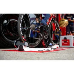 Fietstrainers|Rollerbanken < Elite Qubo Power Mag Smart B+ - Wheel On Cycletrainer - white/red
