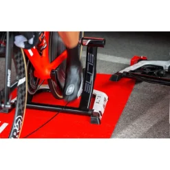 Fietstrainers|Rollerbanken < Elite Qubo Power Mag Smart B+ - Wheel On Cycletrainer - white/red