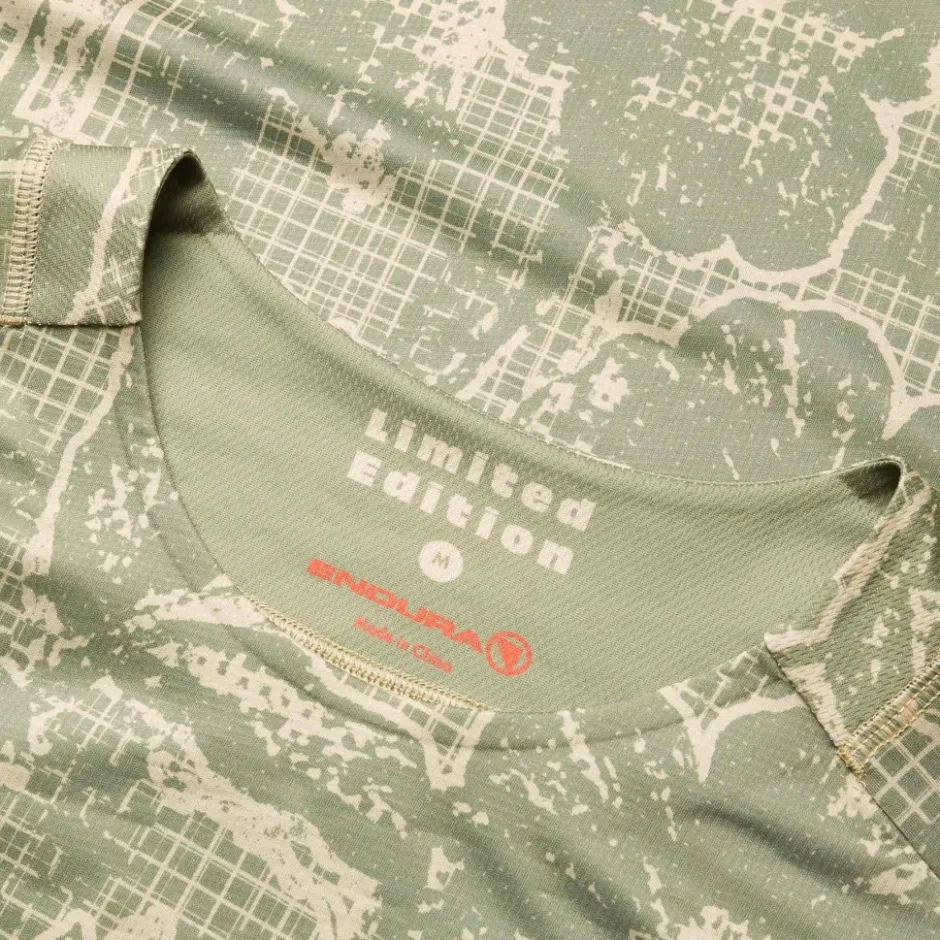 Mtb-Shirts < Endura Grid Fora td Printed Overhed et ange ouwen Heren - tweed green