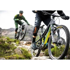 Endura MT500 D30 Lite Kniebeschermers - zwart