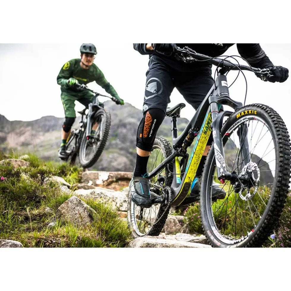 Endura MT500 D30 Lite Kniebeschermers - zwart
