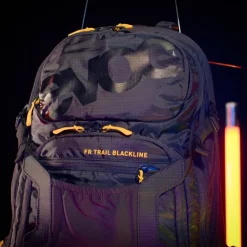 Drinkrugzakken < Evoc Fr Trail Blackline 20 Protector Rugzak - Zwart