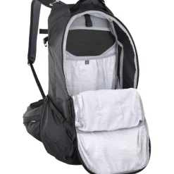 Drinkrugzakken < Evoc Trail Pro Blackline 26 Protector Rugzak - Zwart