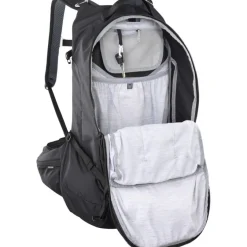 Drinkrugzakken < Evoc Trail Pro Blackline 26 Protector Rugzak - Zwart