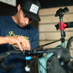 Montagestandaarden|Gereedschap En Onderhoud < Feedback Sports Flop Stop HBH-10B Stuurhouder - zwart