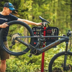 Feedback Sports Pro Mechanic Reparatiestandaard - rood