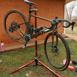 Montagestandaarden|Gereedschap En Onderhoud < Feedback Sports Ultralight Montagestandaard - rood