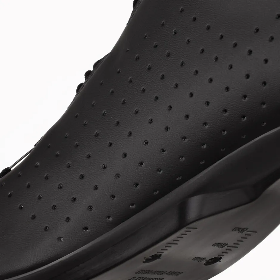 Klikschoenen|Wielrenschoenen < Fizik Vento Omna Racefietsschoenen Unisex - zwart/zwart