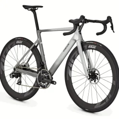 FOCUS IZALCO MAX 9.0 - Carbon Racefiets - 2025 - Silver Glossy / Dark Silver Glossy