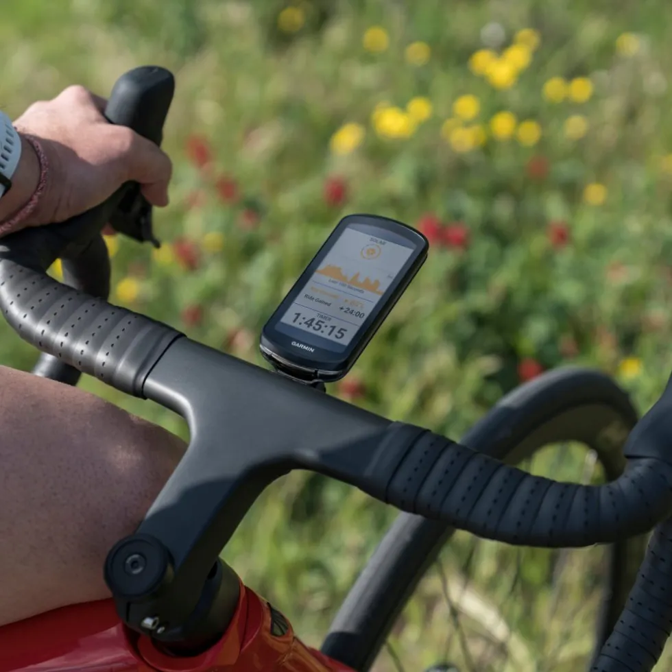 Garmin Edge 1040 Solar GPS Cycling Computer - black